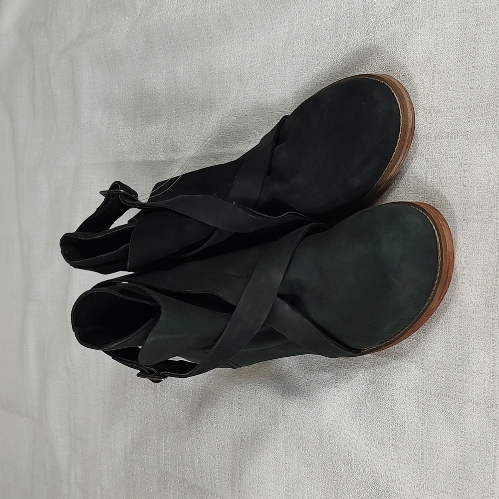 Free People Las Palmas Black Suede Criss Cross Strap Ankle Boots Women Size 40